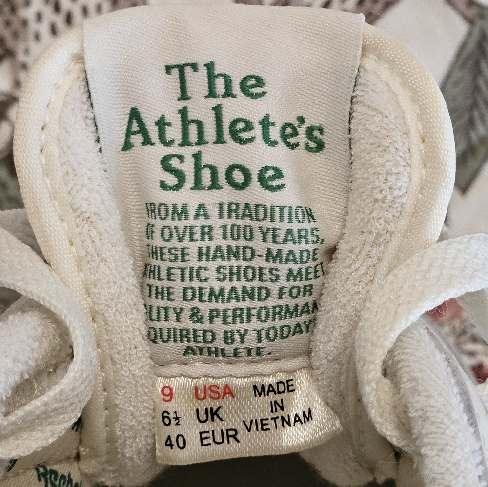 Reebok White and Green Sneakers - Picture 4 of 12